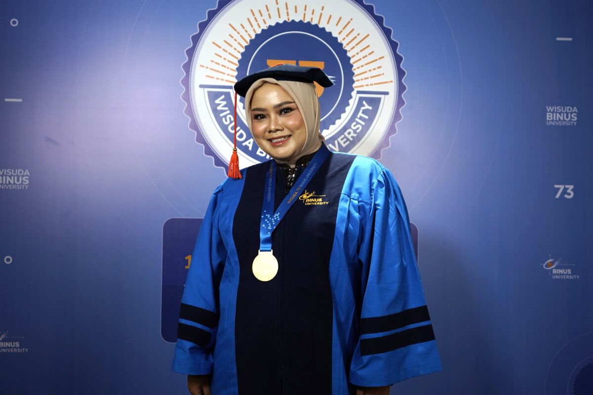 Cumlaude BINUS University, Shynthia Dewi Buktikan Komitmen ASN ...